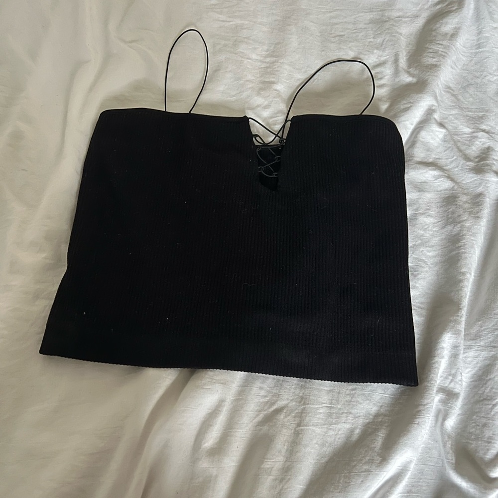 buckle top
